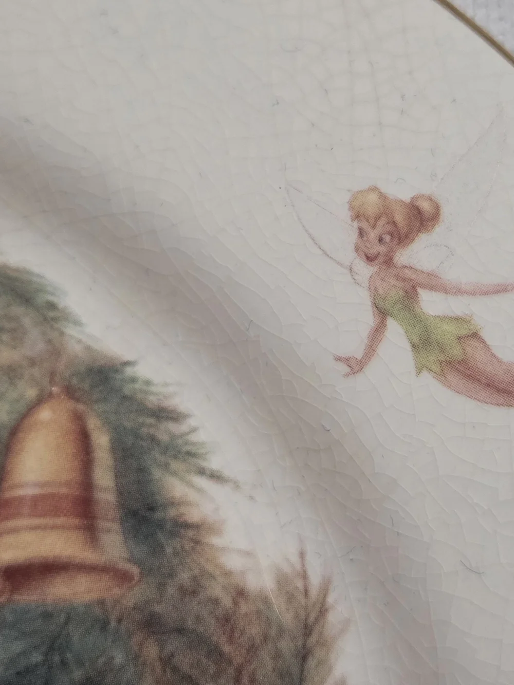 Disney Holiday Wreath Decorative Plate w/ Pink Bow, Feat. Tinkerbell